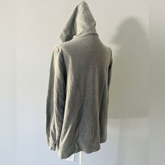 Motherhood Gray Sweatshirt “Love at first kick” Maternity Pullover Size M - Picture 4 of 7